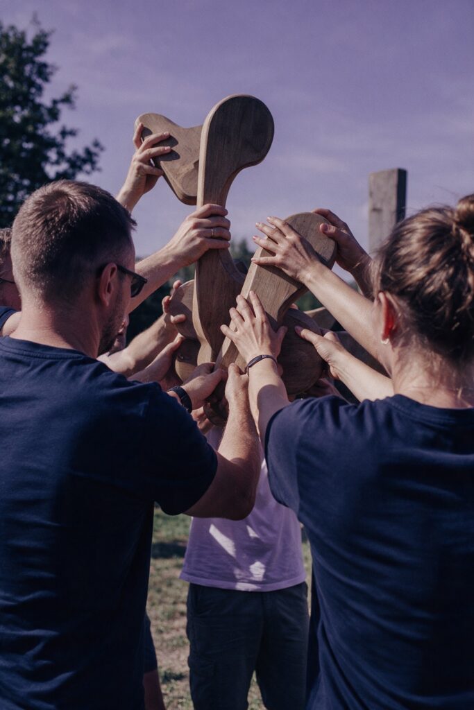 Gra integracyjna dla firmy Uczestnicy gry integracyjnej podczas zadania zespołowego – Doctor Event